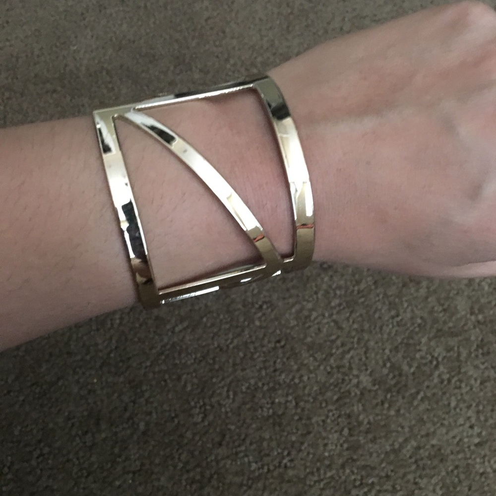 Gold bangle